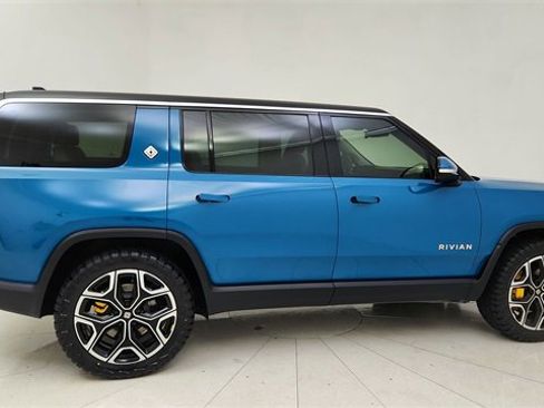 Used 2024 Rivian R1S Launch Edition image 6