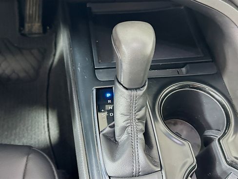 Used 2018 Toyota Camry SE w/ Moonroof Package image 24