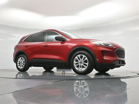 Used 2022 Ford Escape SE image 48