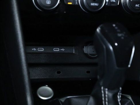 Used 2023 Volkswagen Taos SEL image 28