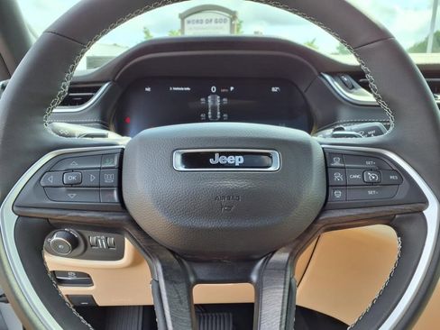 New 2025 Jeep Grand Cherokee Limited w/ Trailer Tow Package image 26