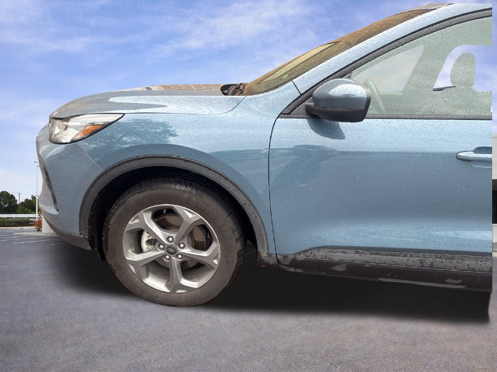 Certified 2025 Ford Escape ST-Line Select AWD/4WD image 31