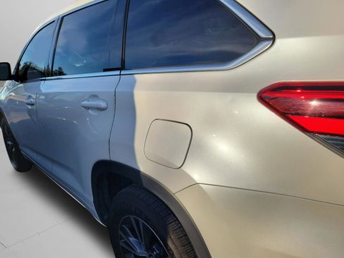 Used 2018 Toyota Highlander LE image 18