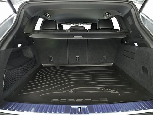 Certified 2025 Porsche Cayenne image 31