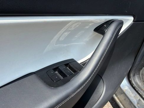 Used 2020 Tesla Model Y Long Range AWD/4WD image 15