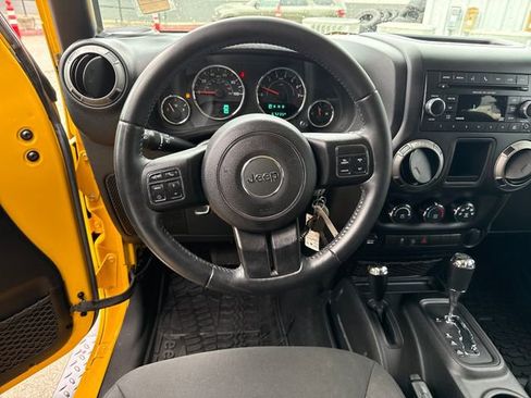 Used 2015 Jeep Wrangler Unlimited Sport w/ Connectivity Group AWD/4WD image 17