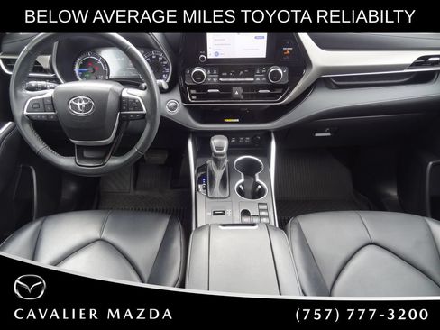 Used 2023 Toyota Highlander XLE AWD/4WD image 22