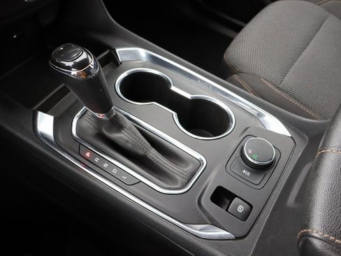 Used 2018 Chevrolet Traverse LT image 8