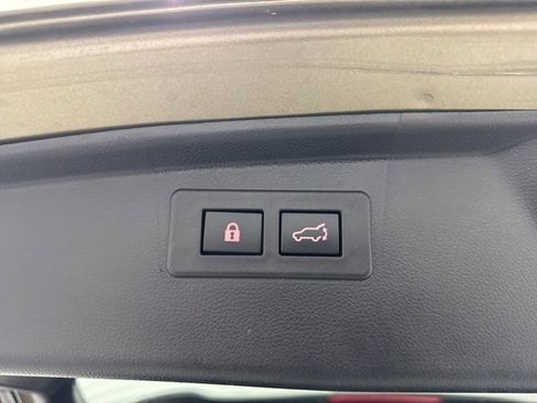 Used 2020 Subaru Outback Touring w/ Popular Package #2 image 28