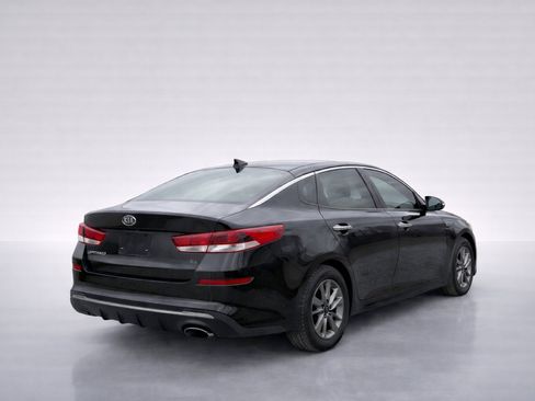 Used 2019 Kia Optima LX image 2