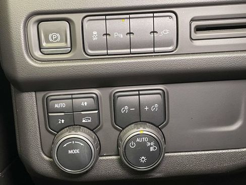 Used 2021 Chevrolet Tahoe RST AWD/4WD image 32
