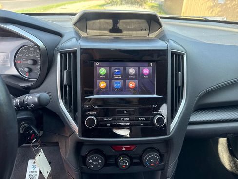 Used 2019 Subaru Crosstrek 2.0i Premium AWD/4WD image 18