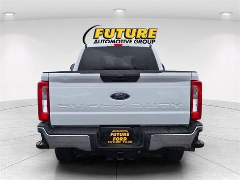 Certified 2024 Ford F250 XLT image 5