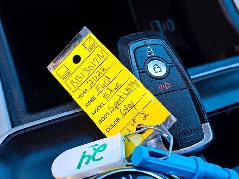 Used 2022 Ford Edge SE w/ Black Appearance Package image 43