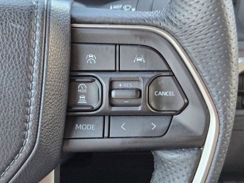 Used 2025 Toyota Tacoma TRD Off-Road image 22