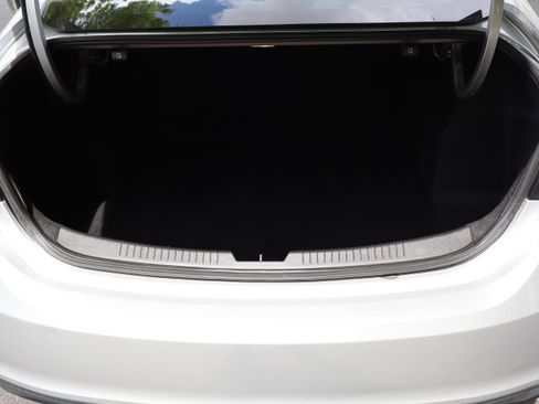 Used 2016 Chevrolet Malibu LT image 41