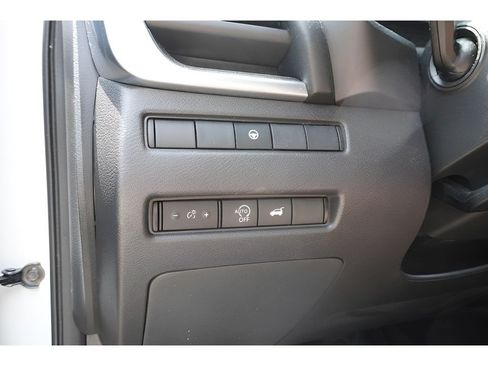 Used 2024 Nissan Rogue SV FWD image 22