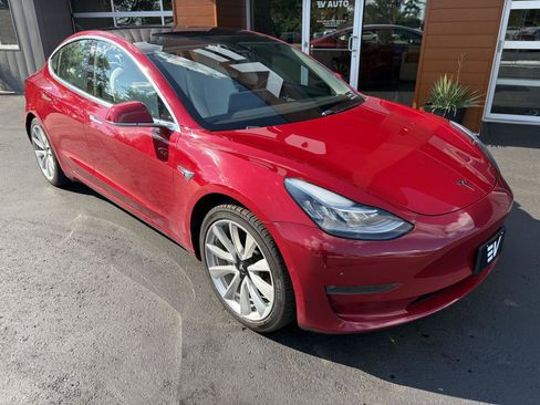 Used 2018 Tesla Model 3 Long Range AWD/4WD image 2