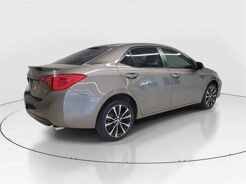 Used 2017 Toyota Corolla SE image 7