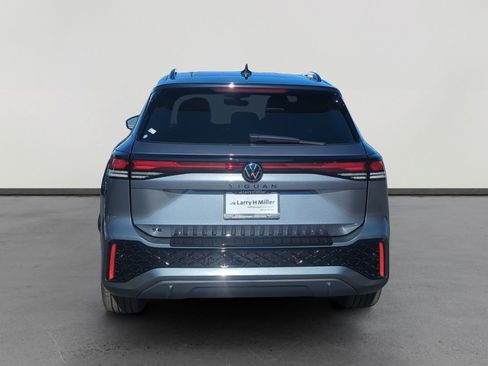New 2026 Volkswagen Tiguan SE R-Line image 4