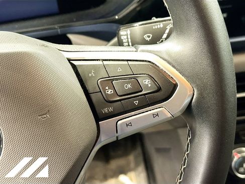 Used 2022 Volkswagen Taos SE AWD/4WD image 13