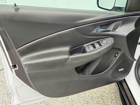 Used 2016 Chevrolet Volt Premier w/ Driver Confidence Package image 10