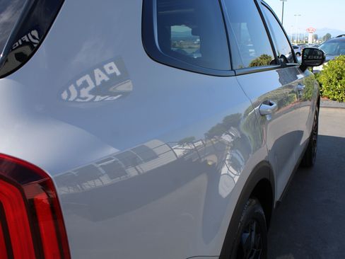 Used 2022 Kia Telluride SX w/ SX Prestige Package image 20