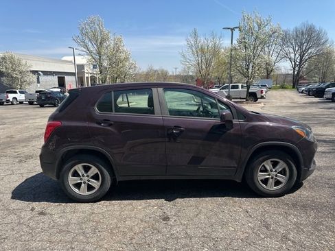 Used 2020 Chevrolet Trax LS FWD image 5