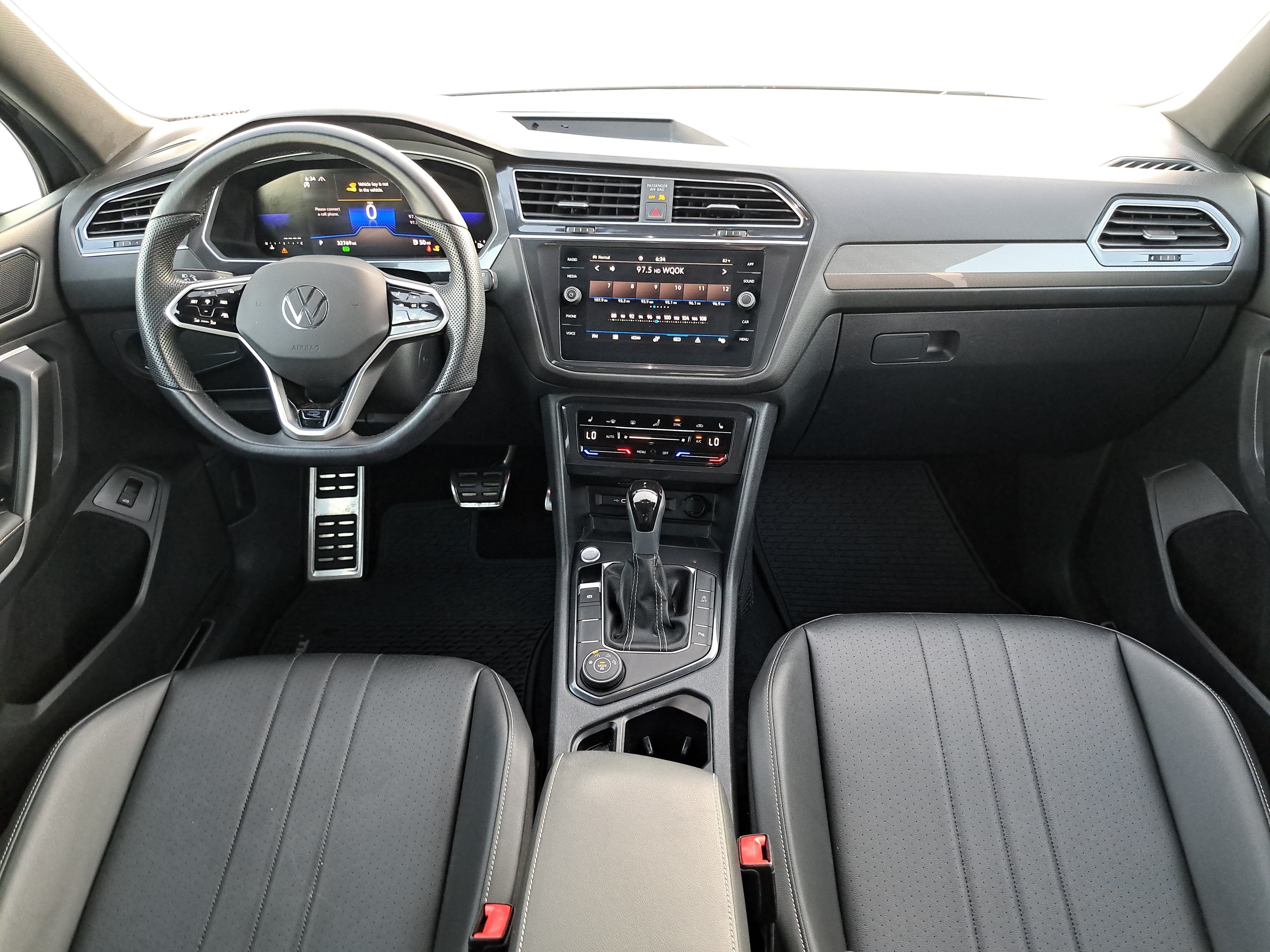 Used 2024 Volkswagen Tiguan SE R-Line AWD/4WD image 9
