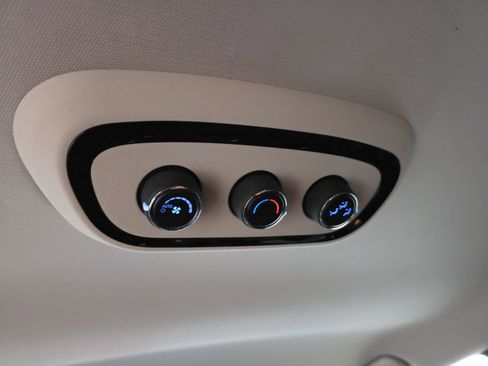 Used 2021 Dodge Durango SXT image 35