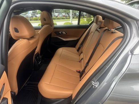 Used 2025 BMW 330i xDrive Sedan w/ Premium Package image 11