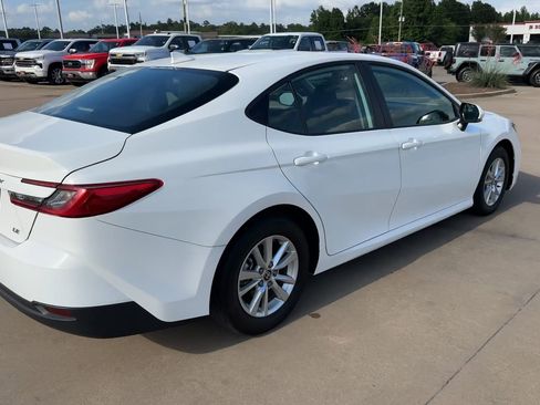 Used 2025 Toyota Camry LE FWD image 9