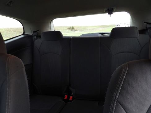 Used 2017 Chevrolet Traverse LT w/ Style and Technology Package image 11