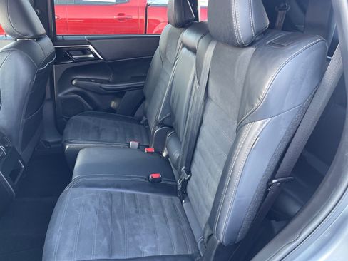 Used 2024 Mitsubishi Outlander SE image 17