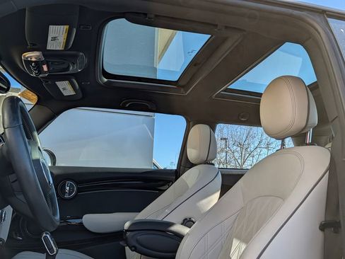 Used 2022 MINI Cooper SE image 4