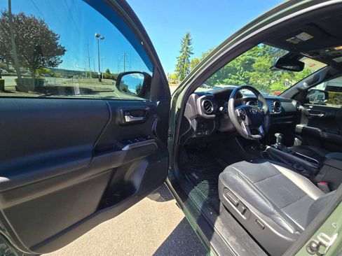 Certified 2021 Toyota Tacoma TRD Off-Road w/ TRD Premium Off Road Package AWD/4WD image 20