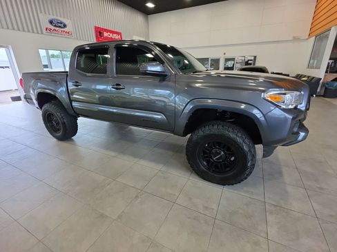 Used 2020 Toyota Tacoma SR AWD/4WD image 7