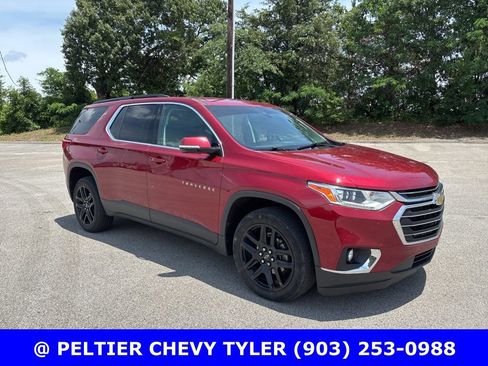 Used 2020 Chevrolet Traverse LT FWD image 1