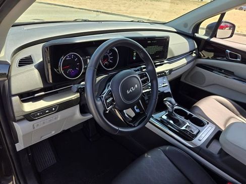 Used 2024 Kia Carnival EX FWD image 9