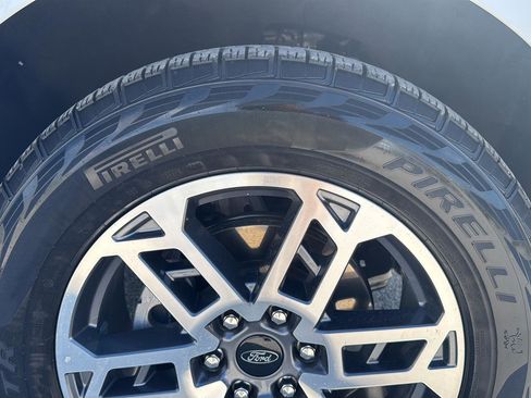 Used 2025 Ford Expedition Active image 10