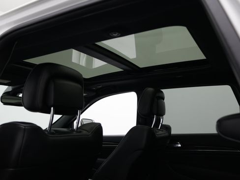 Used 2020 Jeep Grand Cherokee Overland RWD image 6
