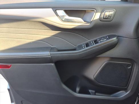 Used 2022 Ford Escape SEL w/ Technology Package image 15