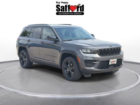 Used 2025 Jeep Grand Cherokee Altitude AWD/4WD image 19