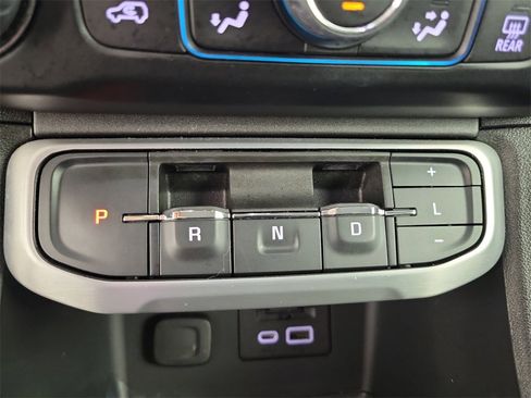 Used 2023 GMC Acadia SLT image 27