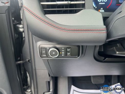 Used 2025 Ford Explorer ST-Line w/ ST-Line Street Pack image 17