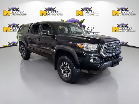 Used 2018 Toyota Tacoma TRD Off-Road AWD/4WD image 3