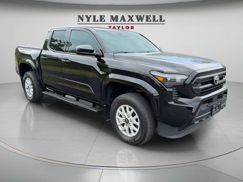 Used 2024 Toyota Tacoma SR AWD/4WD image 9