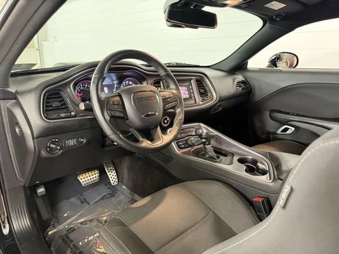 Used 2016 Dodge Challenger R/T RWD image 12