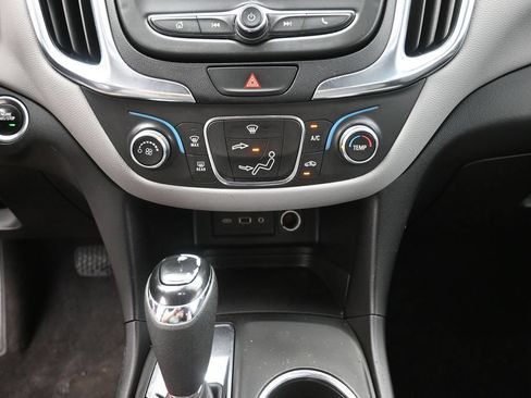 Used 2021 Chevrolet Equinox LS w/ LS Convenience Package FWD image 27