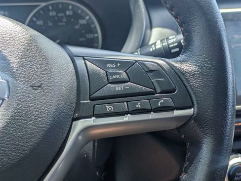 Used 2020 Nissan Kicks SR w/ SR Premium Package FWD image 25